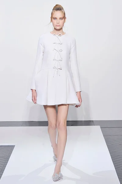 Look 8